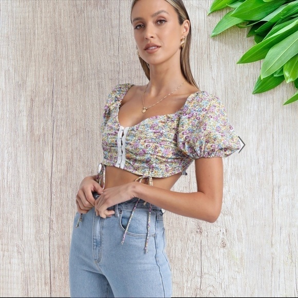 Showpo RedBerry St Tropez Crop Top in Blue Floral - Picture 4 of 10